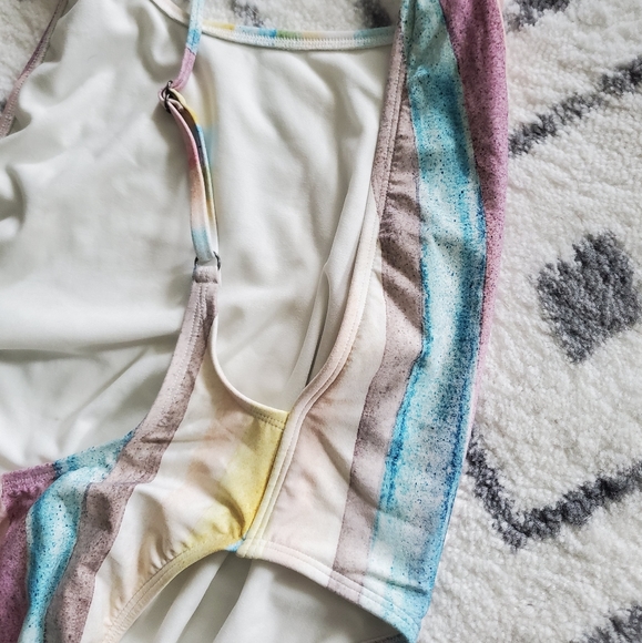 SOLDBillabong Pastel rainbow 🌈  onepiece bathsuit - Picture 6 of 8